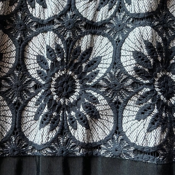 Semi formal strapless lace overlay dress - Picture 3 of 3